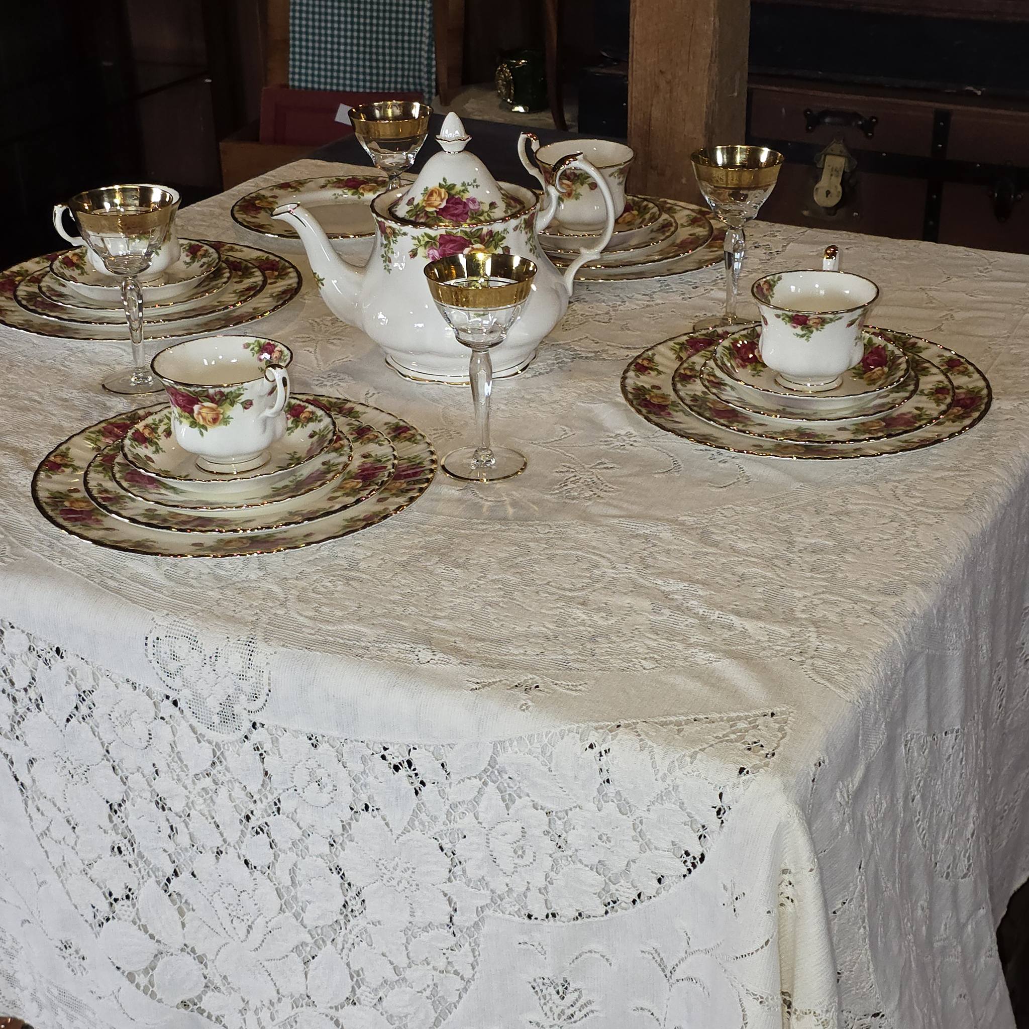 Glassware & China