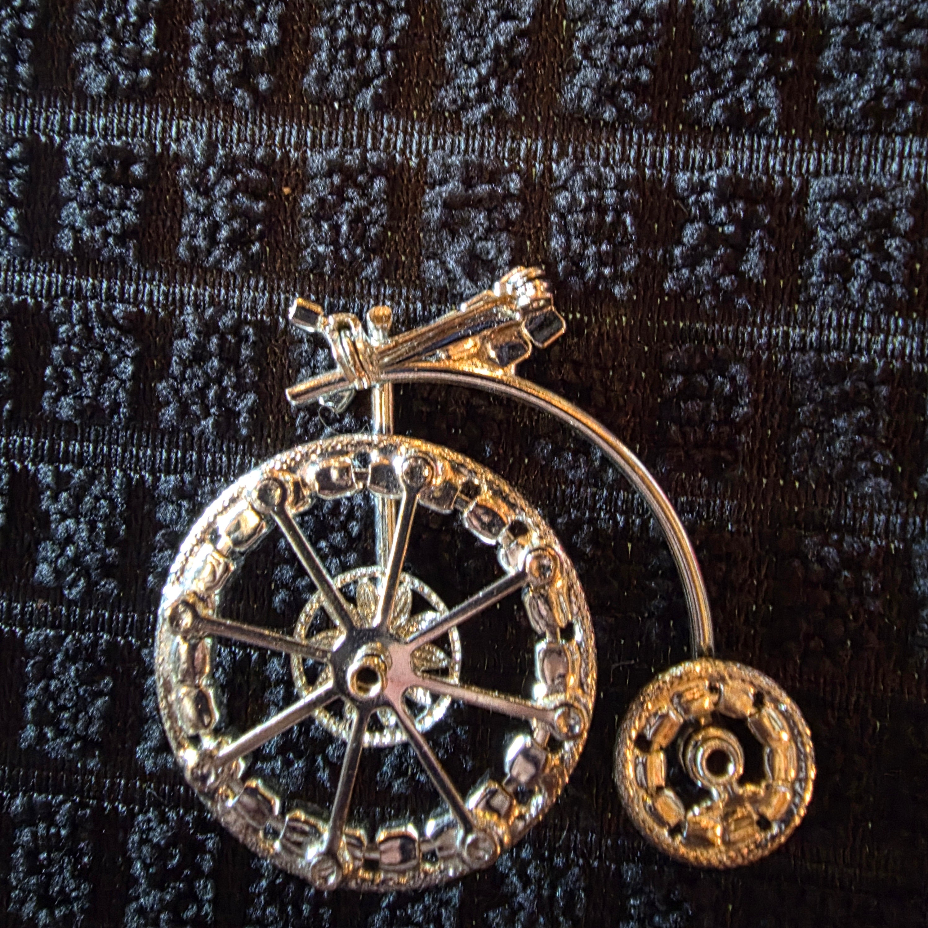 Vintage Silver Tone Rhinestone Penny Farthing Bicycle Brooch Pin Spinning Wheel