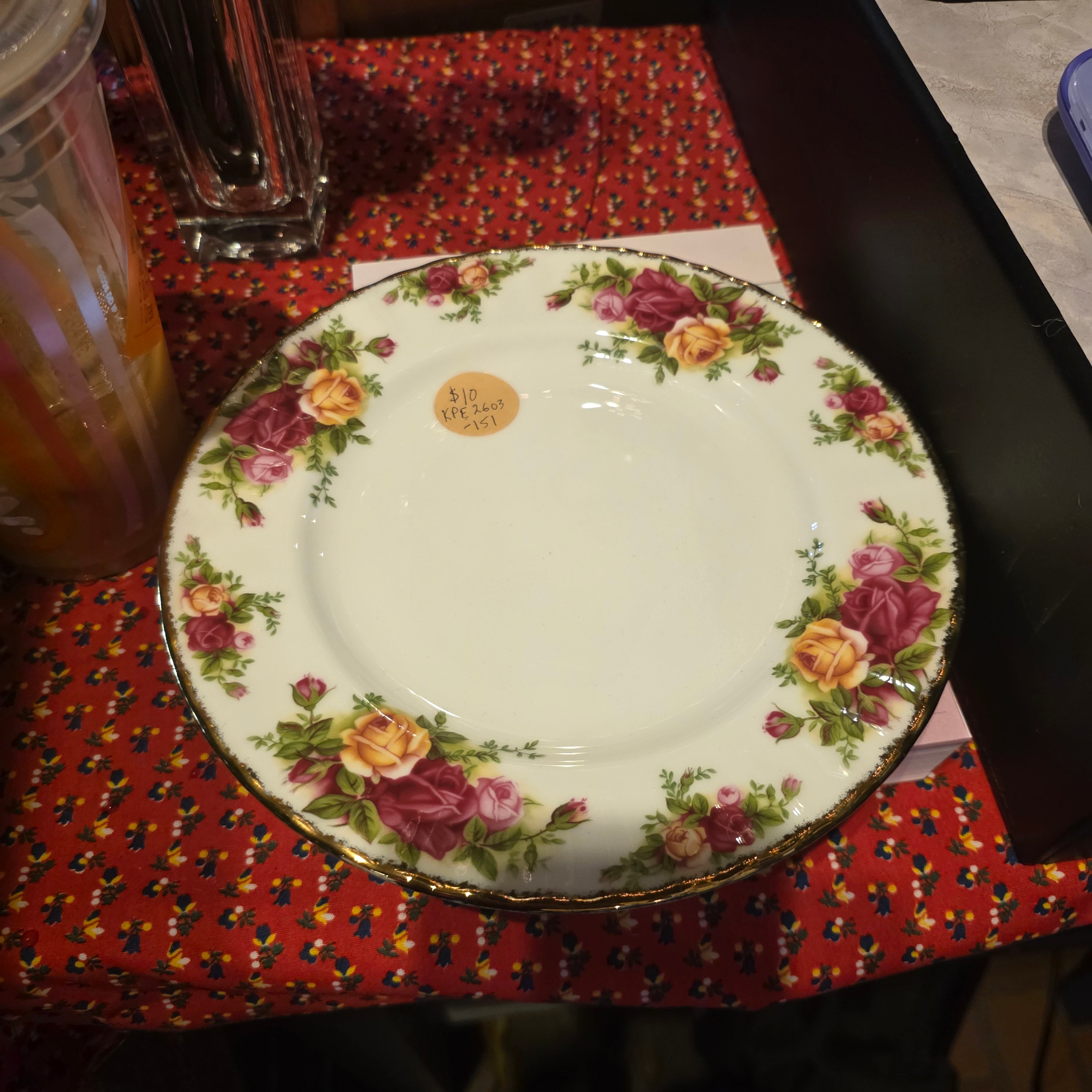 Old country roses salad plate