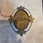 Antique Style Cameo Brooch - "Lovely Lady" Habillé Portrait Pin - Bronzetone Ornate Leaf Frame
