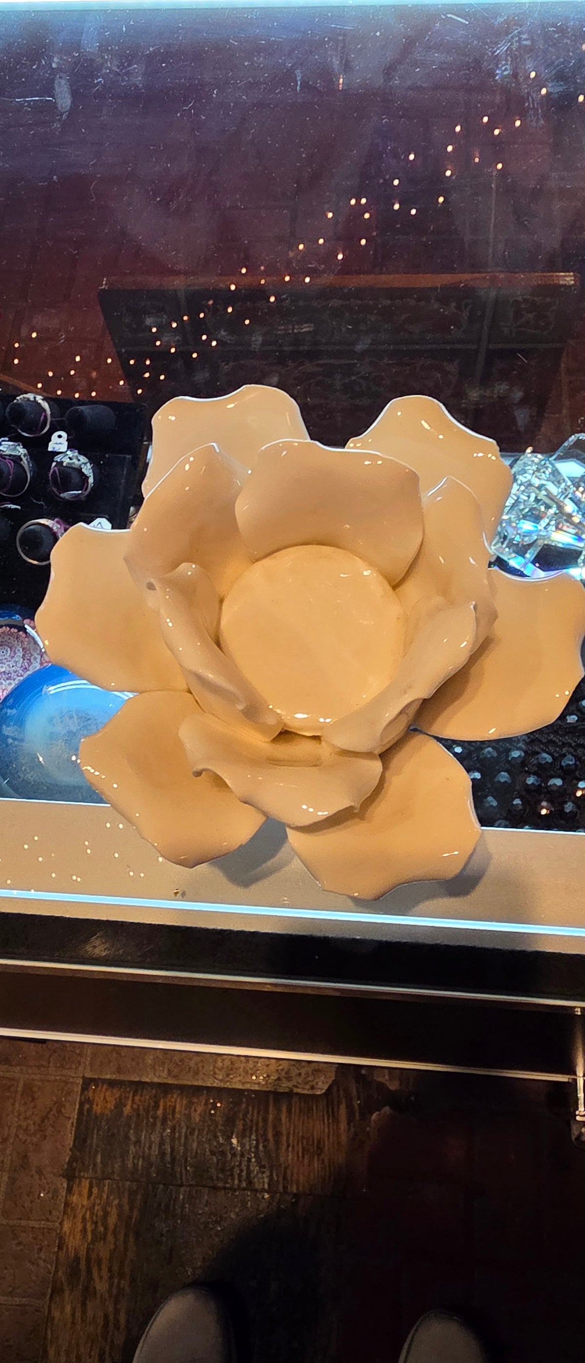 White lotus flower votive