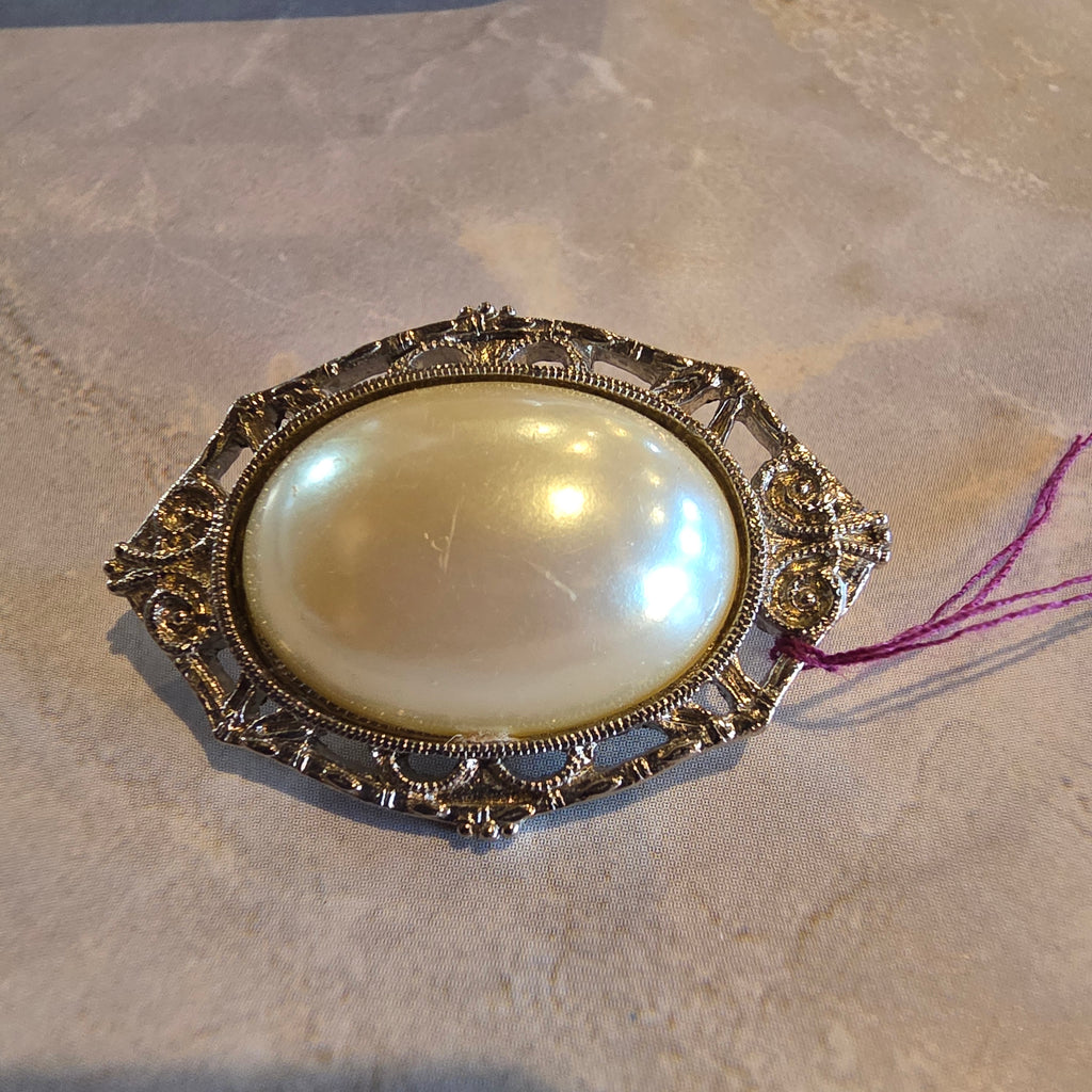 Ornate Vintage Gold-Tone Faux Pearl Oval Brooch