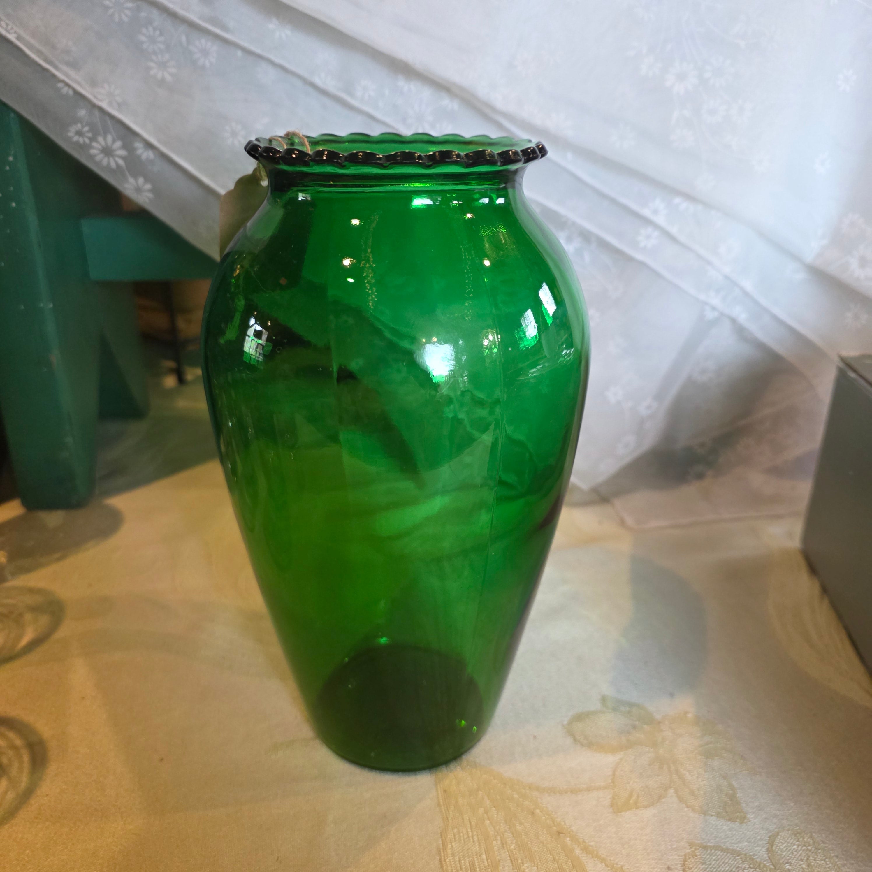 Vtg. Anchor Hocking Forest Green Glass Vase 9" Scalloped Rim