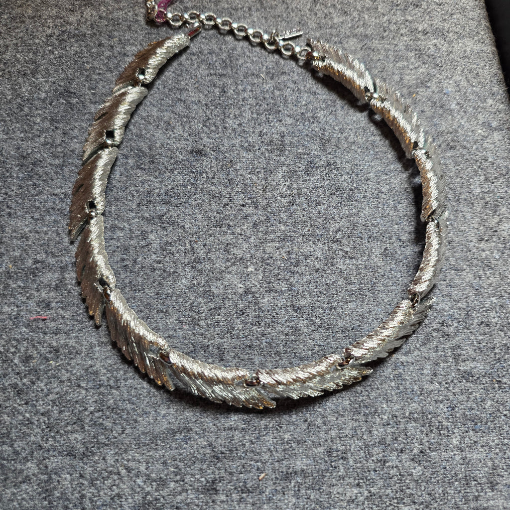 Monet feather link choker