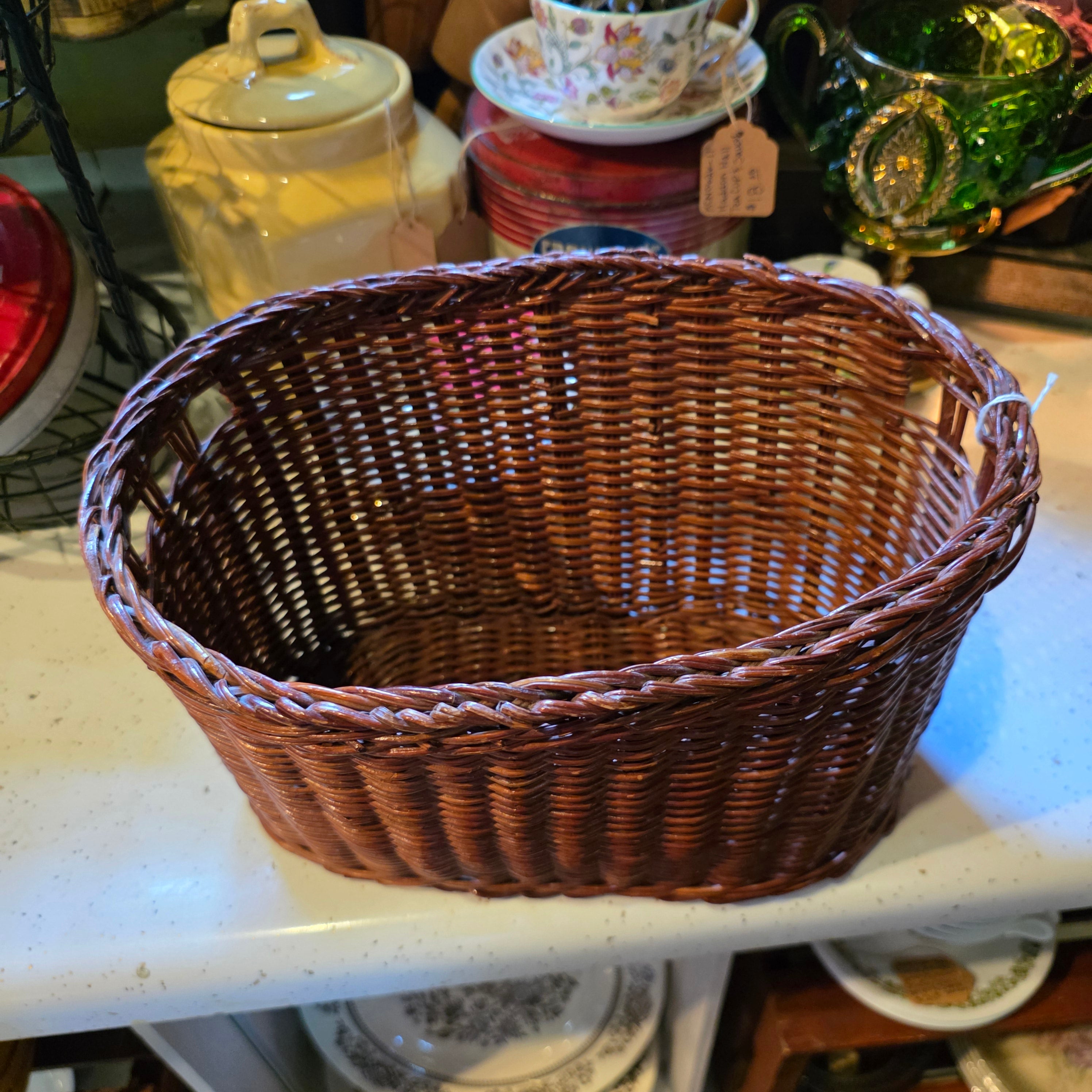 Small oval basket
