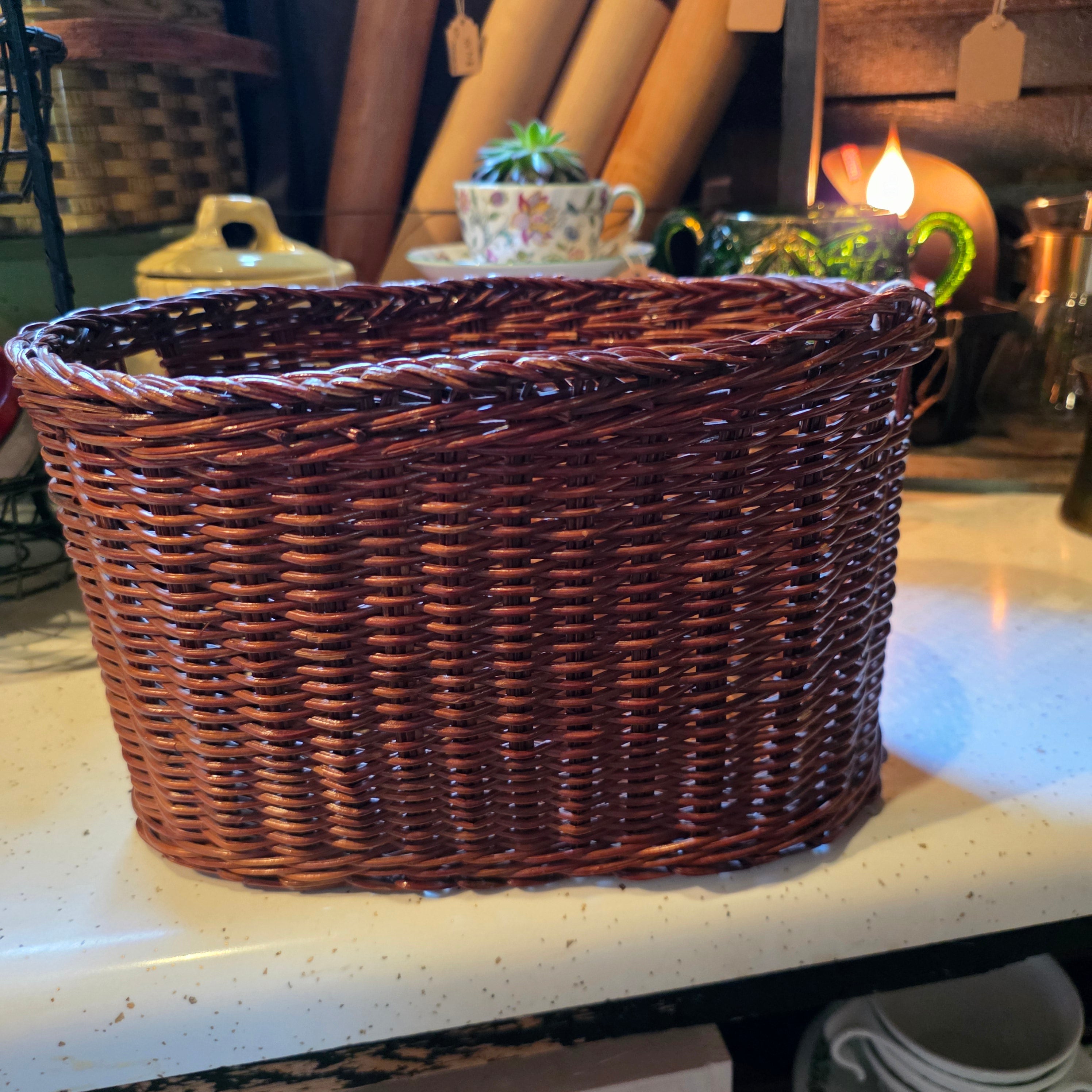Small oval basket