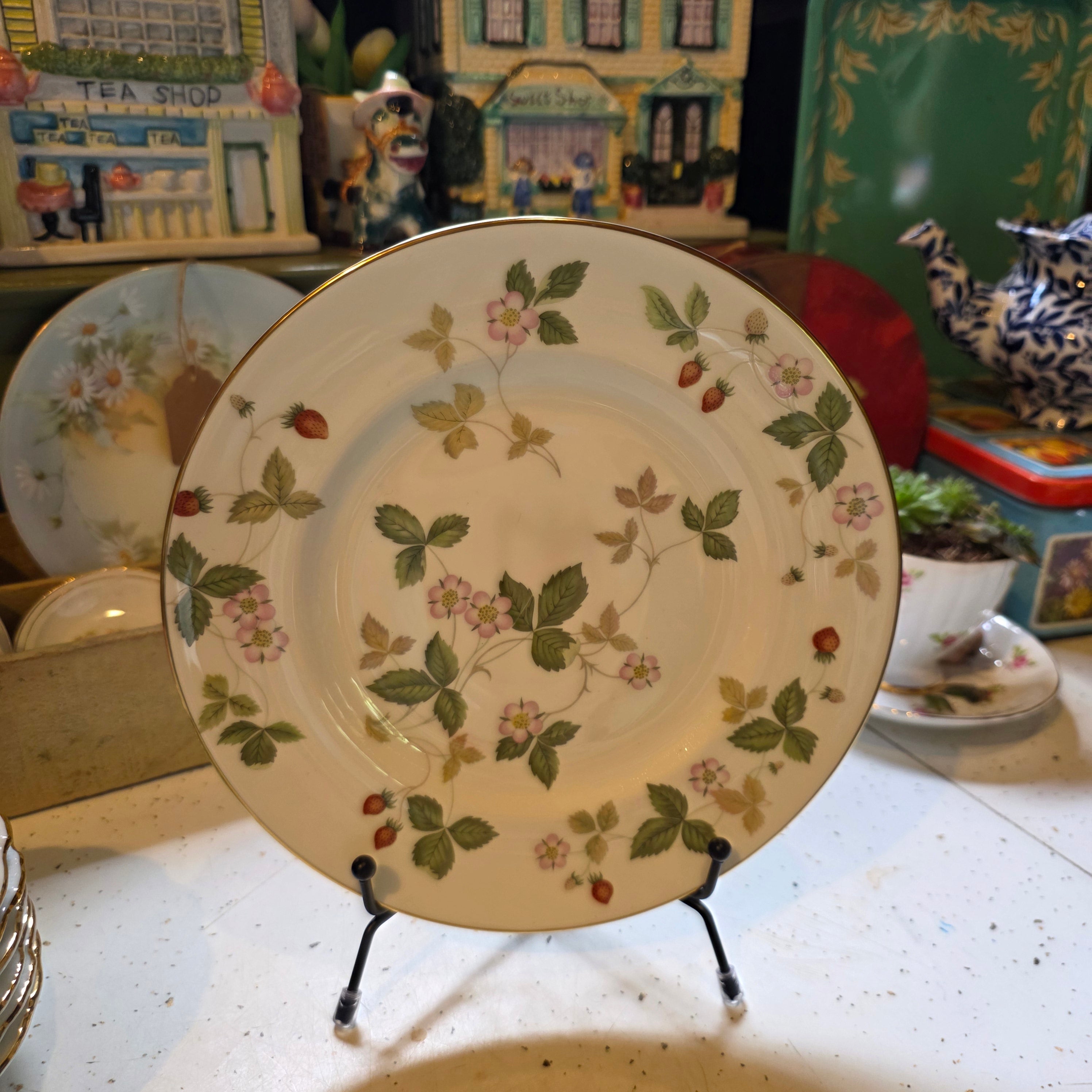 Wedgewood Wild Strawberry Salad Plate