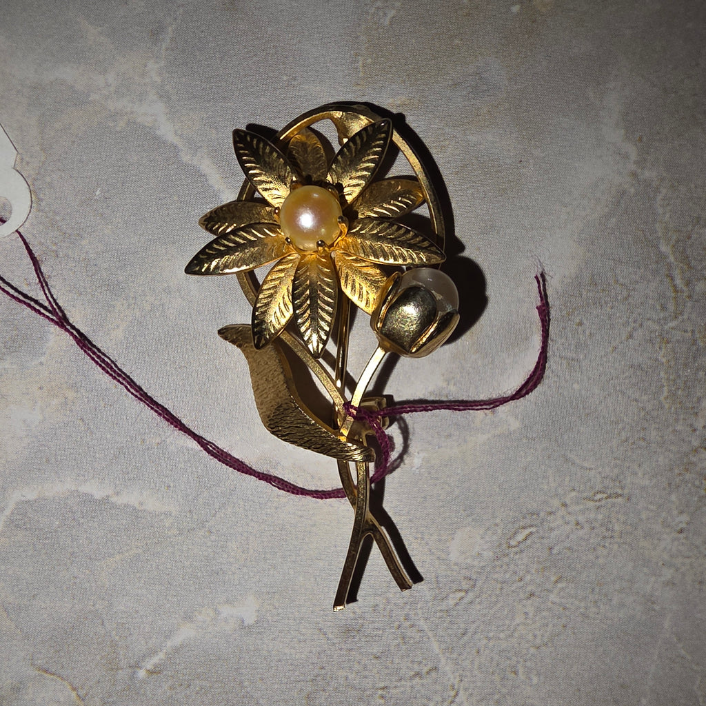 Vintage Daisy and Bud Faux Pearl Brooch