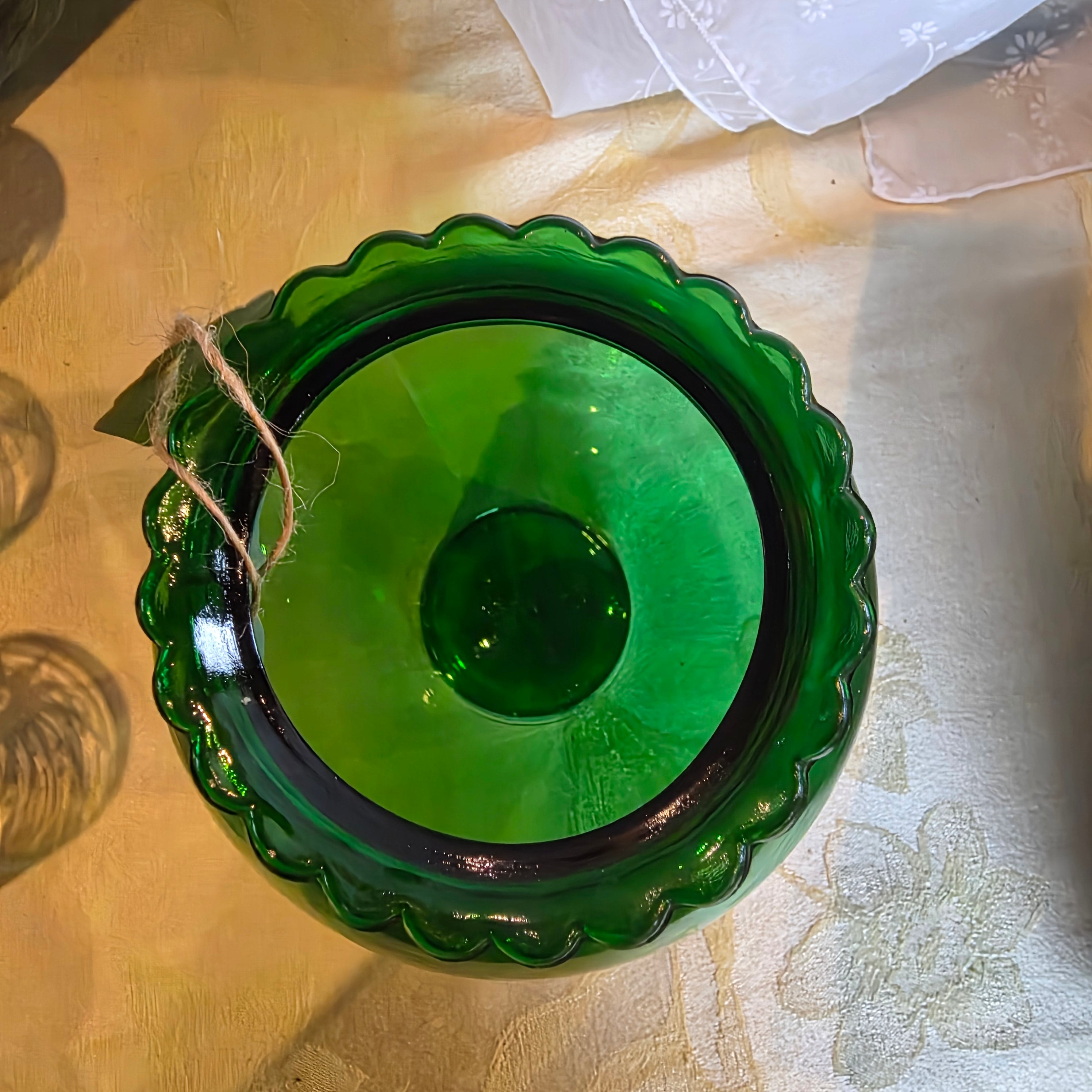Vtg. Anchor Hocking Forest Green Glass Vase 9" Scalloped Rim