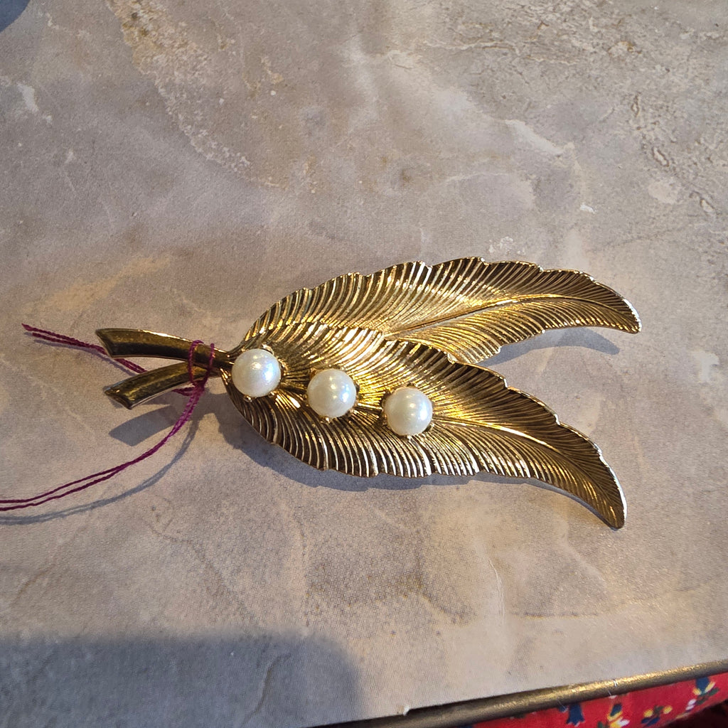 Vintage Gold-Tone Leaf Brooch with Faux Pearls