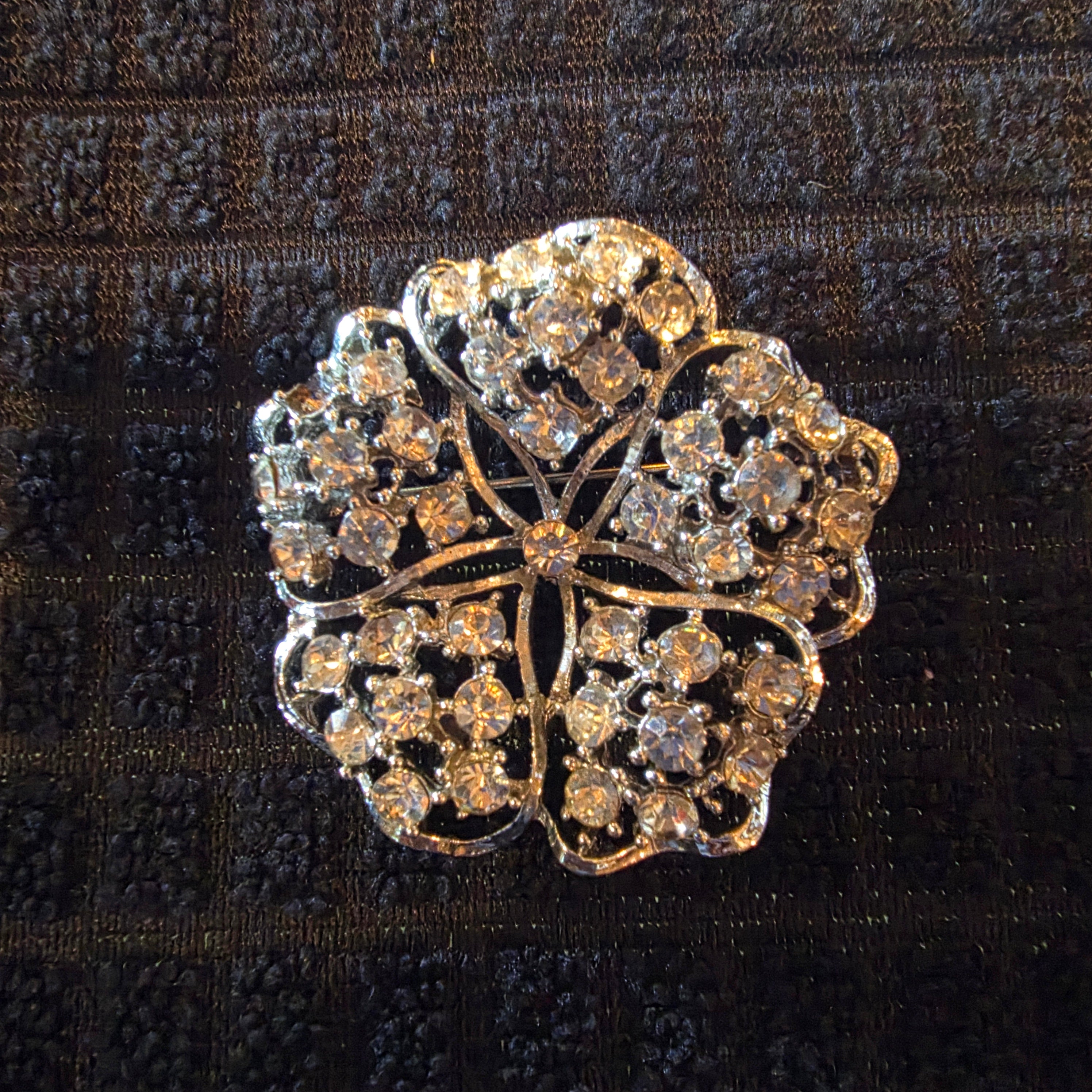 Vintage Silver Rhinestone Flower Brooch Pin Crystal Floral Wedding Prom Jewelry