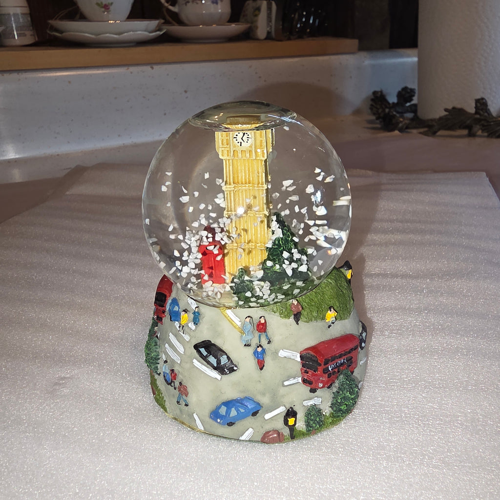 London snow globe