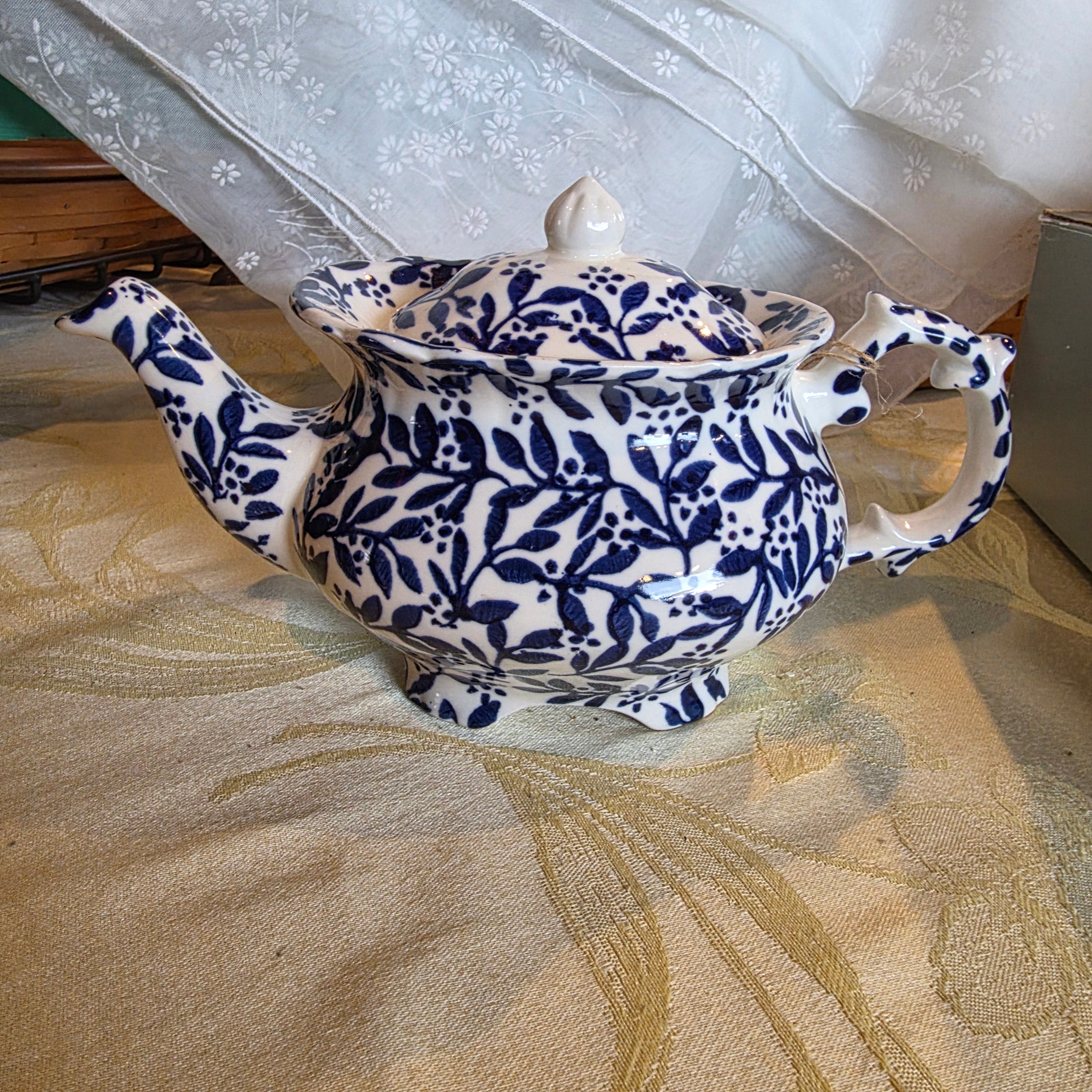 Victoriana Tea Pot