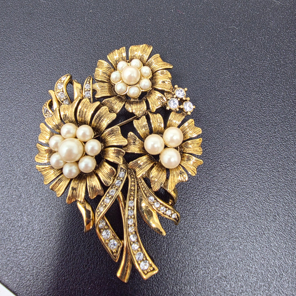 1960's MONET Flower Brooch with faux Pearls & Rhinestones Signed EUC