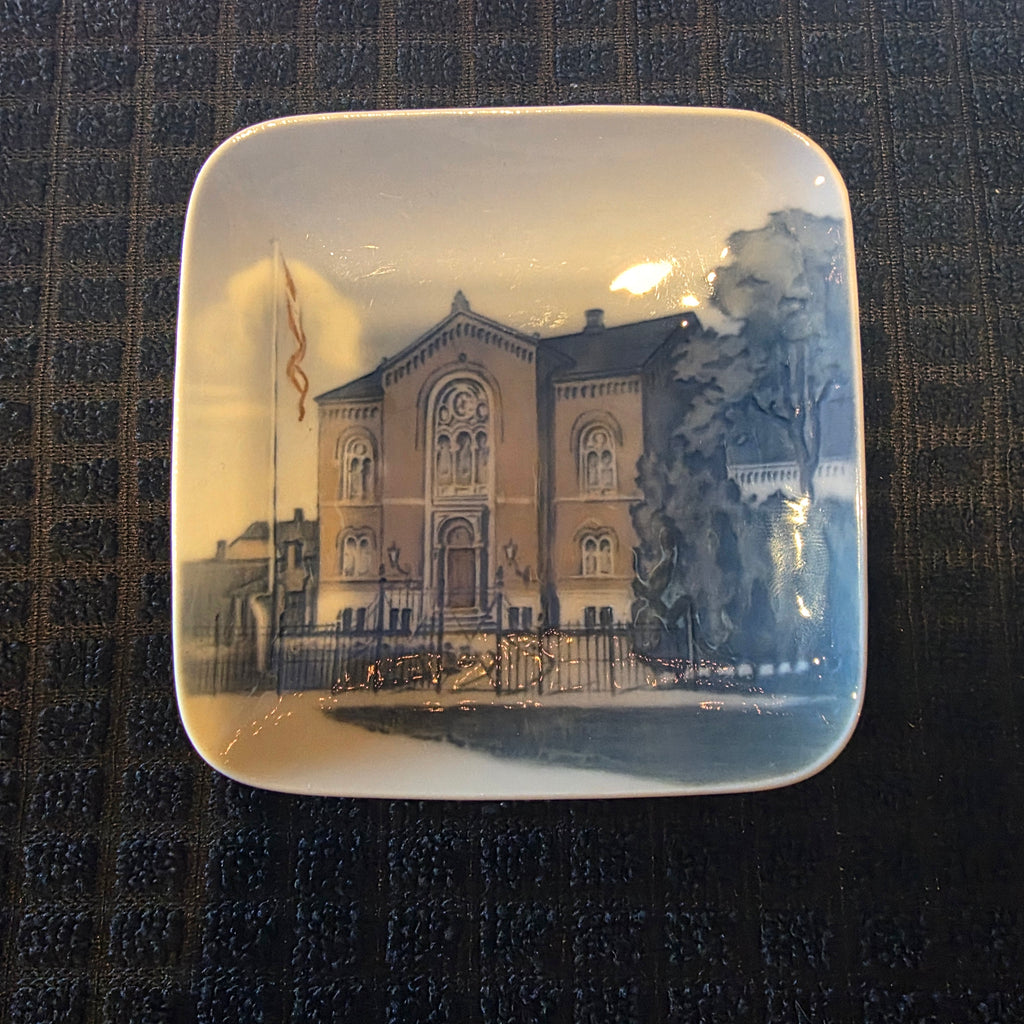 Royal Copenhagen trinket dish