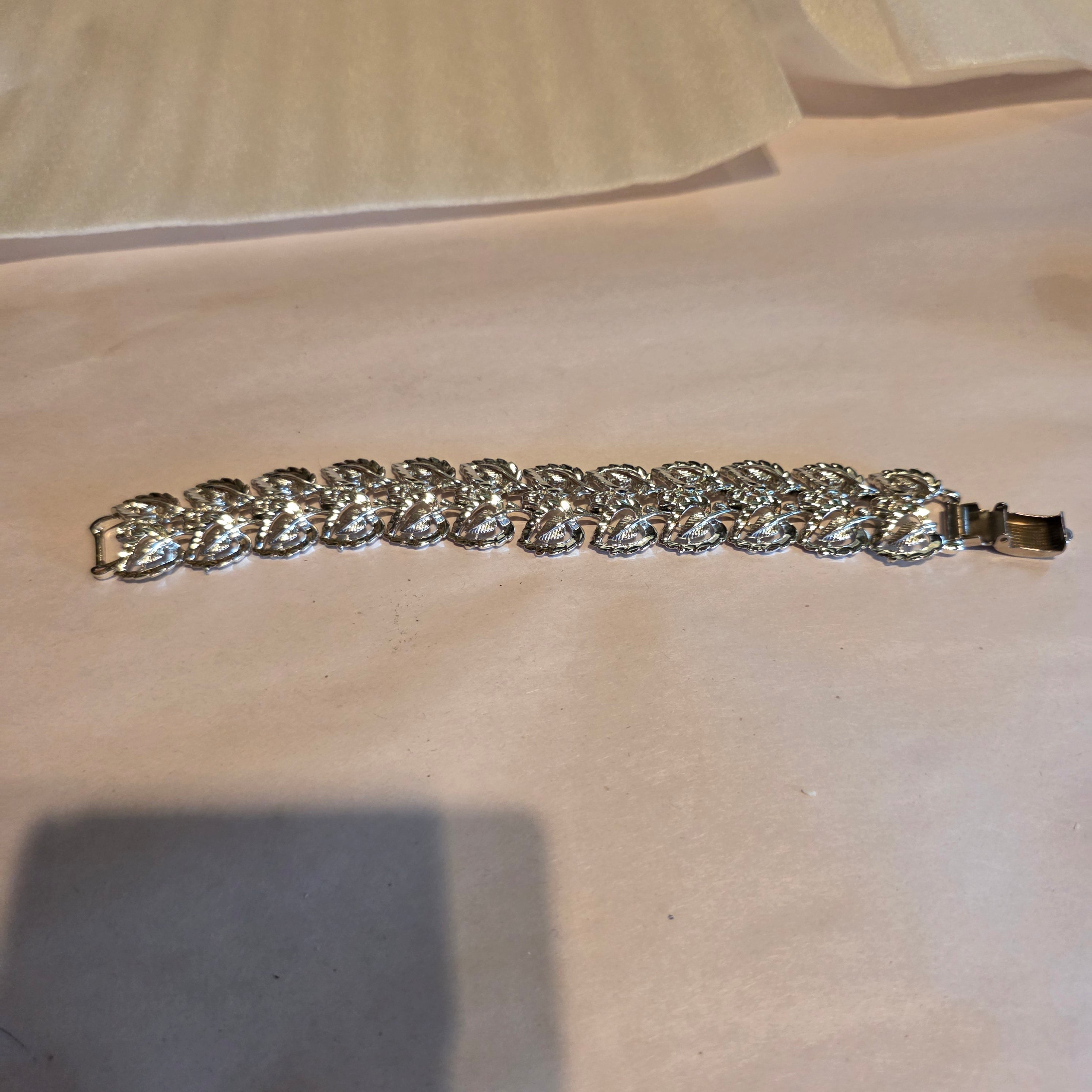 Coro mid century silvertone Pegasus leaf bracelet